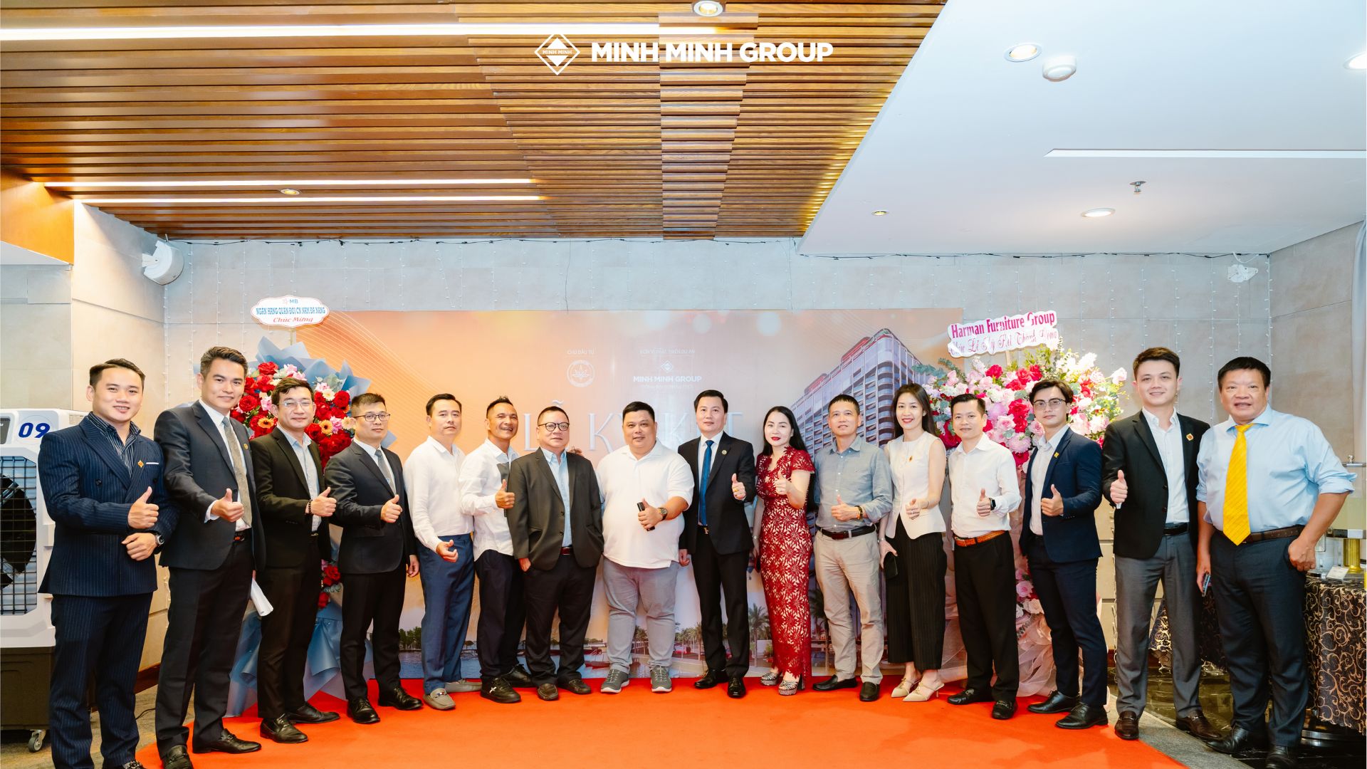 Các thành viên ban lãnh đạo thuộc tập đoàn Phúc Hoàng Nguyên